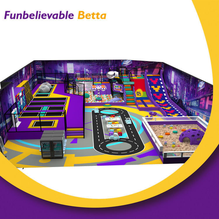 commerciall indoor playground with challenge slide trampoline Patio de juegos interior comercial con trampolín con tobogán de desafío.