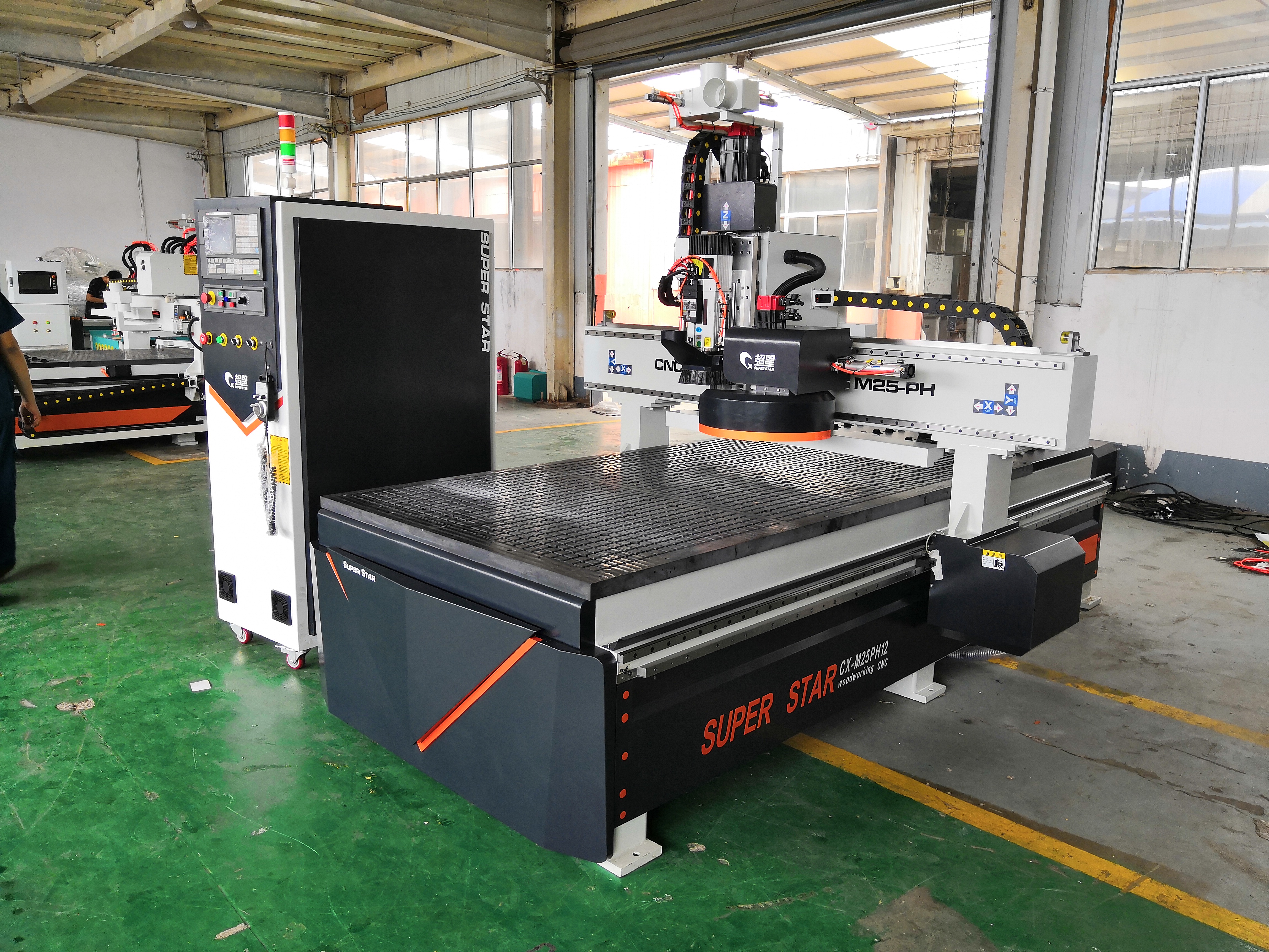 Μηχάνημα 1325 cnc