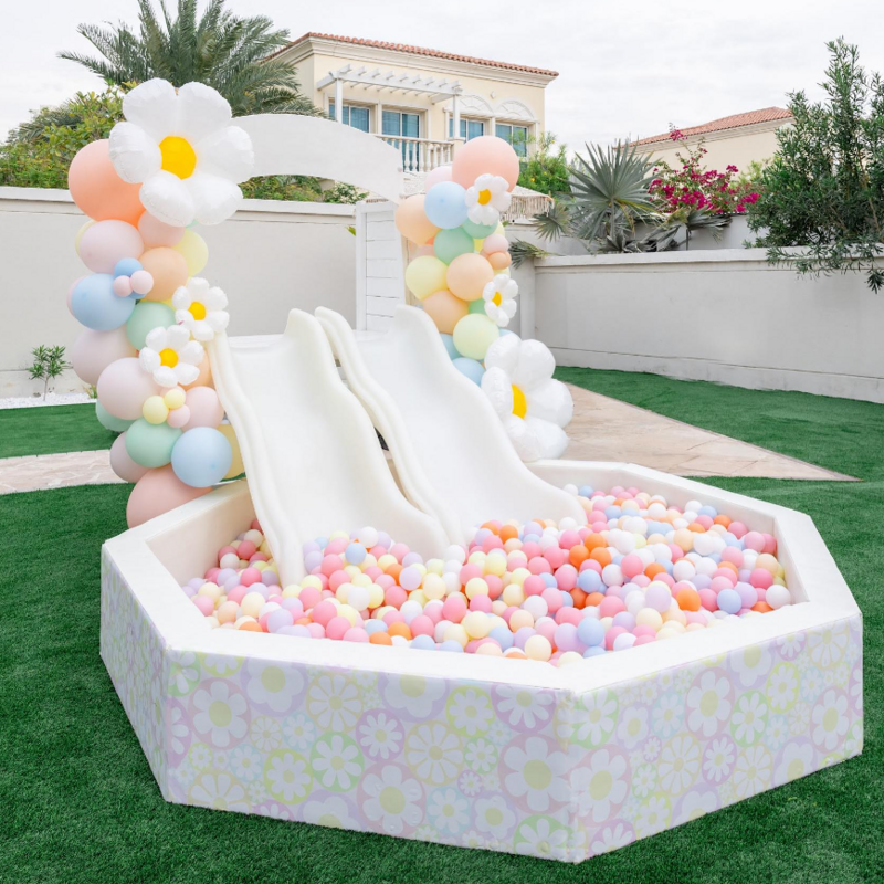 Piscina con palline soft play a doppio scivolo