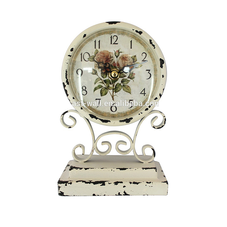 Retro Nostalgic Floral Pattern Iron Decorative Table Clock
