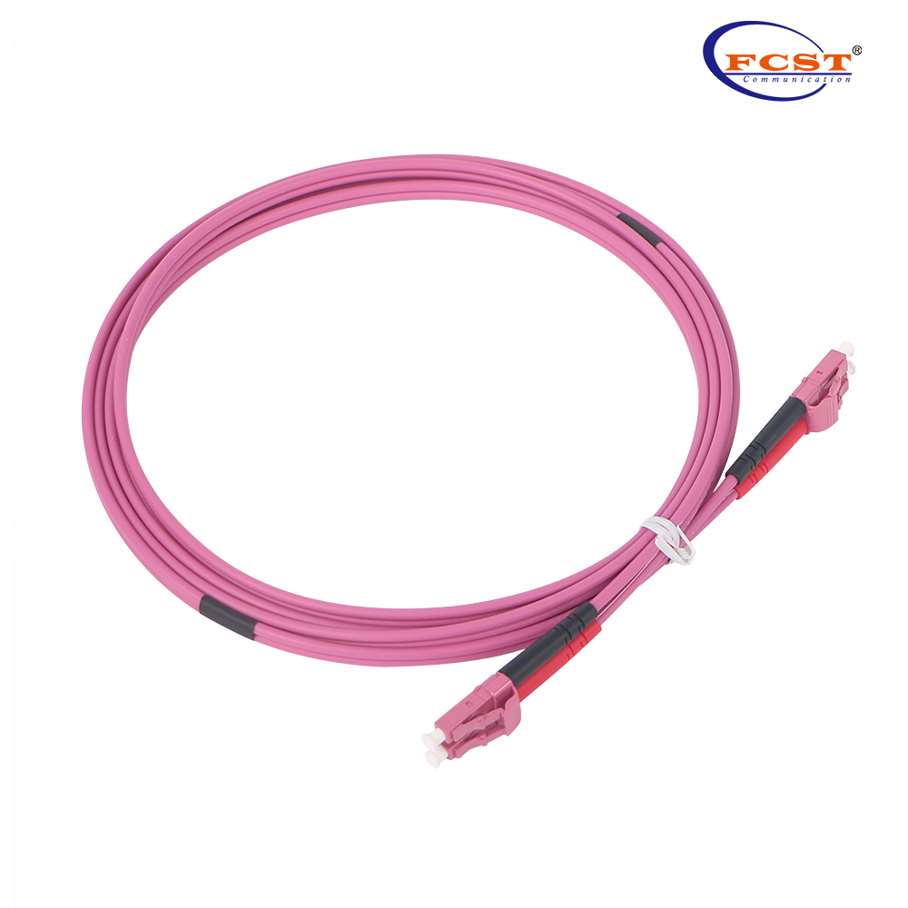 LCUPC-LCUPC Duplex OM4 2M Câble de patch à fibre optique LSZH 2,0 mm