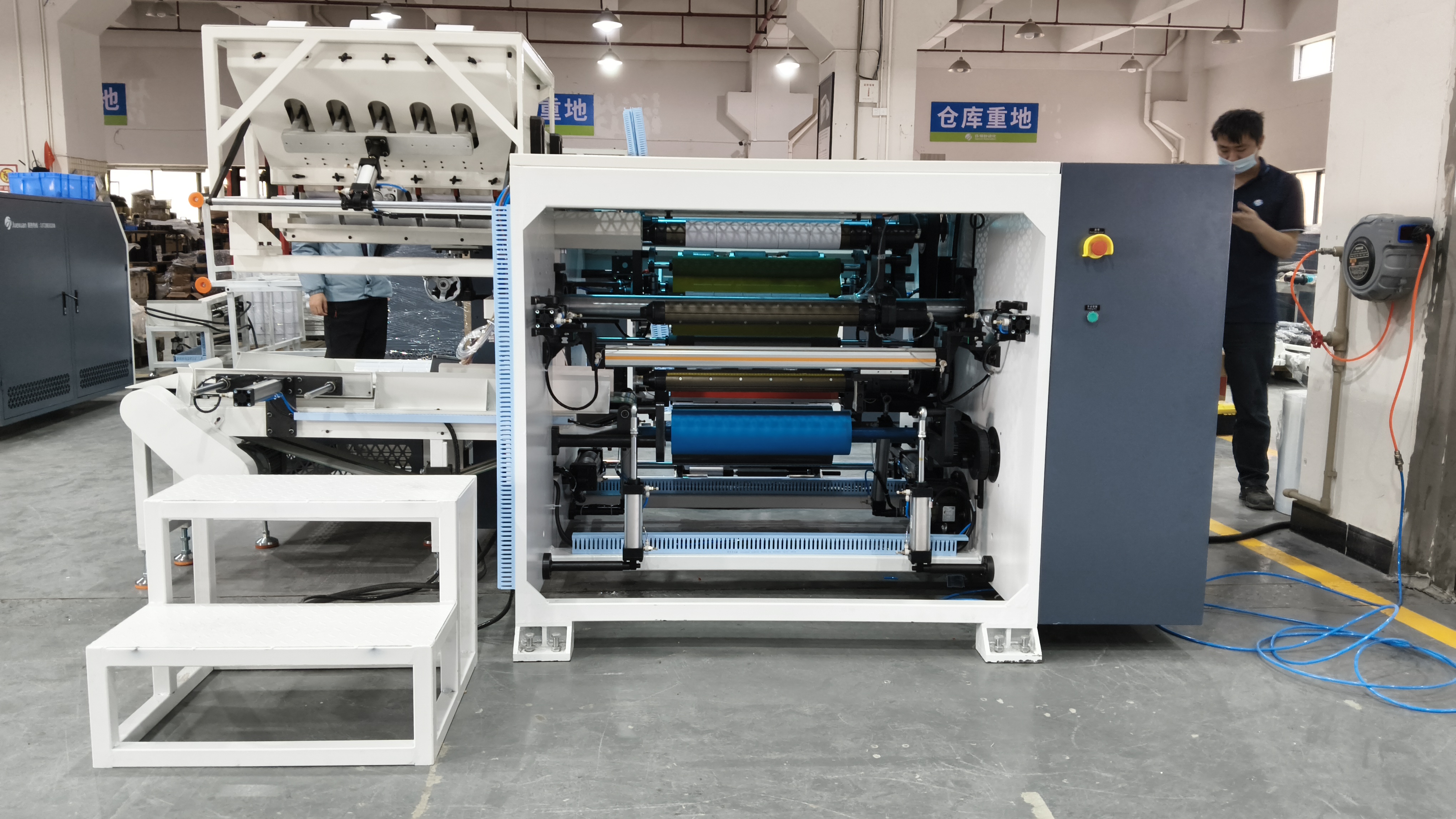 fully automatic stretch film slitter rewinder Cortadora rebobinadora de película estirable completamente automática