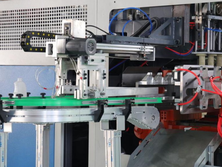 Automatic Extrusion Machine_10 Machine d'extrusion automatique_10