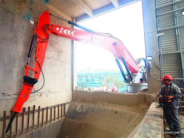 Pedestal Boom Rockbreaker for Primary Crushers প্রাথমিক crushers জন্য পেডেস্টাল বুম রকব্রেকার