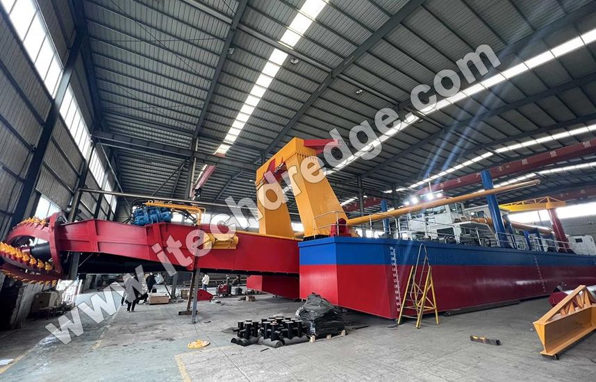 Introduction to Cutter Suction Dredgers مقدمة إلى كراكات الشفط القاطع
