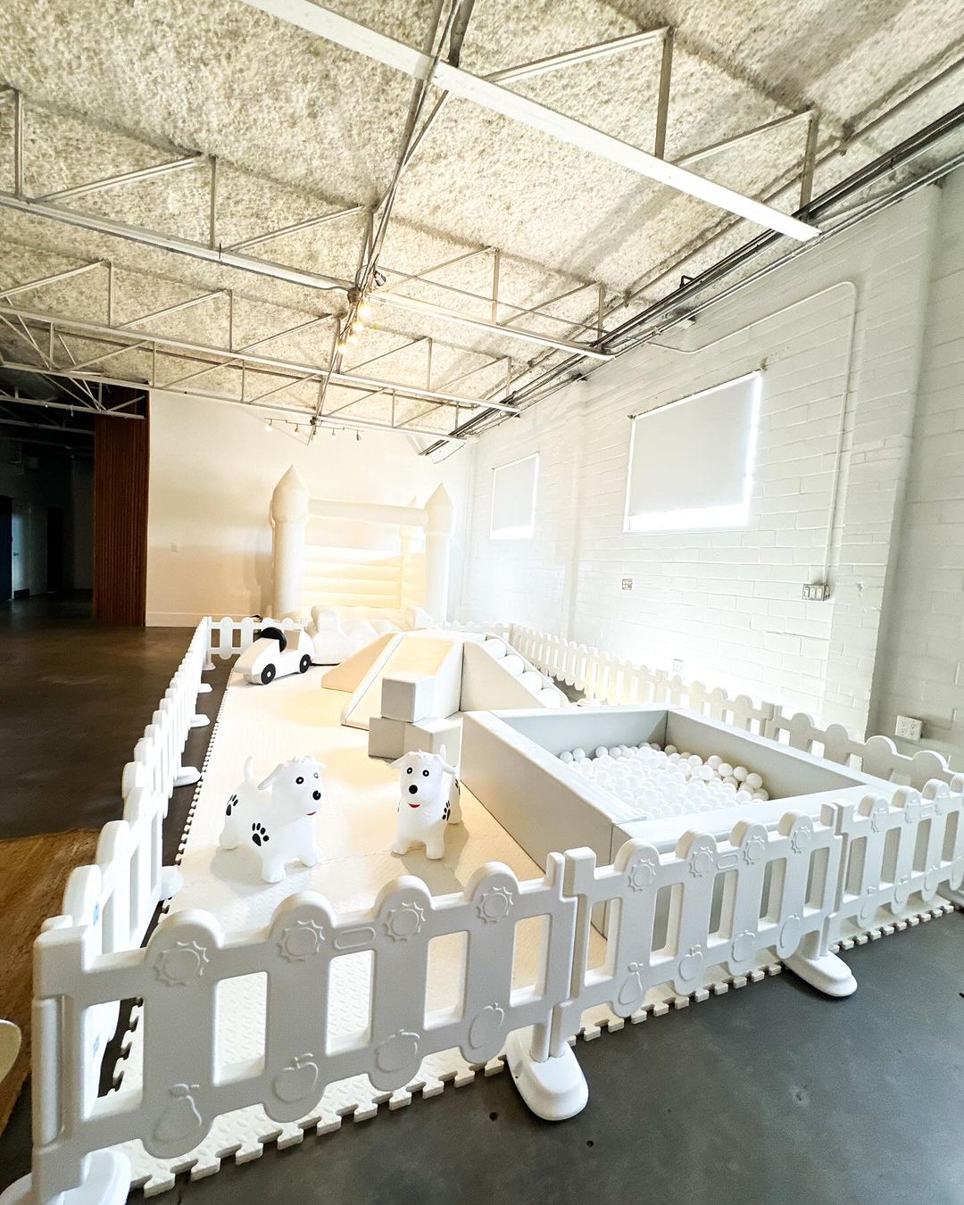 white package soft set with ball pit paquete blanco juego blando con piscina de bolas