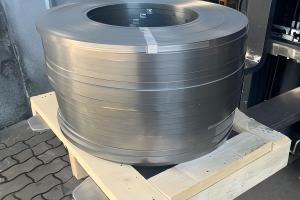 Cerclage en acier brillant