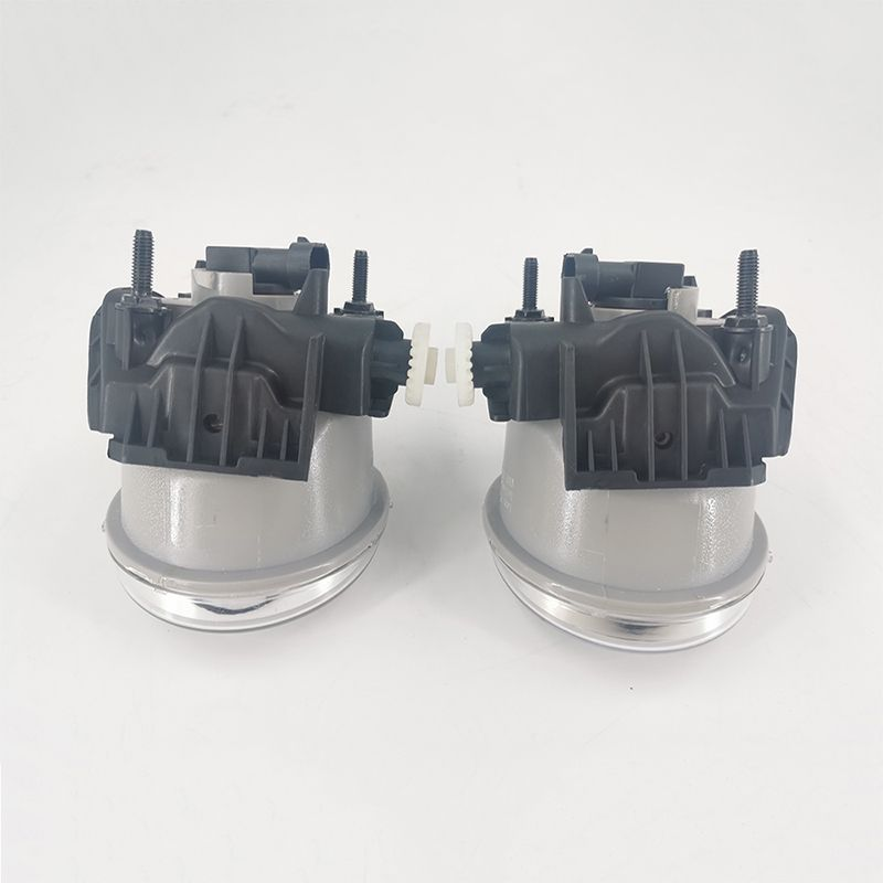 Fog Lamp 8982267940 8982267950 For Isuzu Dmax 2017 Feu antibrouillard 8982267940 8982267950 pour Isuzu Dmax 2017