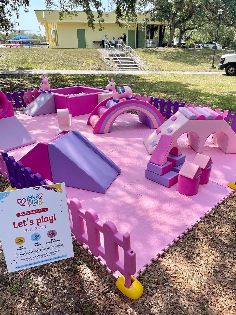Ensemble de jeu doux rose et violet avec jouets licorne pour les tout-petits, plaisir en plein air