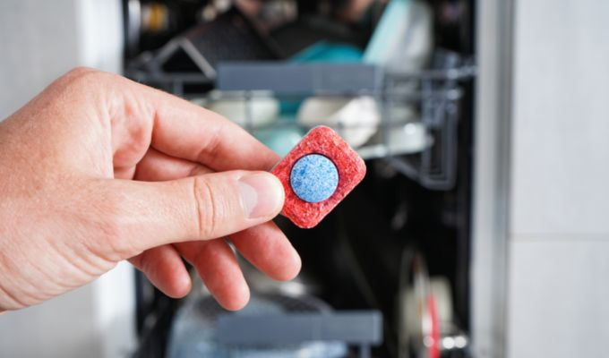 Difference Between Dishwasher Pod And Laundry Pod Unterschied zwischen Spülmaschinen-Pod und Wäsche-Pod