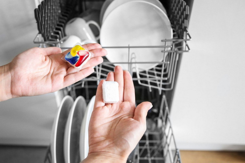 Is Dishwasher Detergent Better Than Pods هل منظف غسالة الصحون أفضل من القرون؟