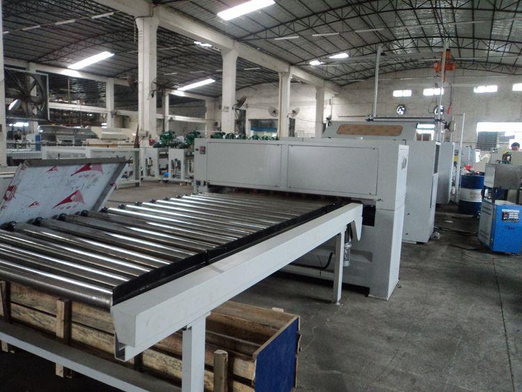 PUR Glue Lamination Machine آلة تصفيح الغراء PUR