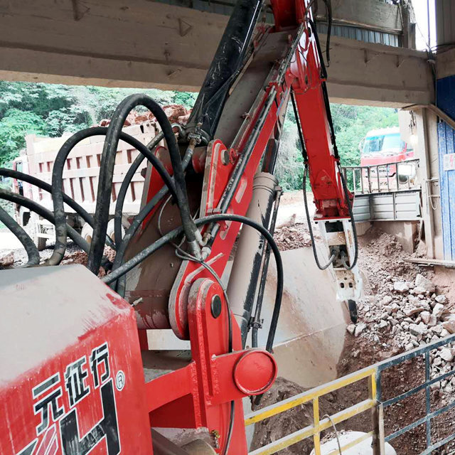 Does Your Crusher Really Need a Boom System? Opravdu váš drtič potřebuje systém výložníku?