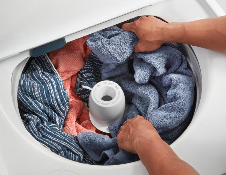 Put Tide Pods in Washing Machine Metti le capsule di marea nella lavatrice