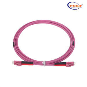 LCUPC-LCUPC Duplex OM4 2M Câble de patch à fibre optique LSZH 2,0 mm