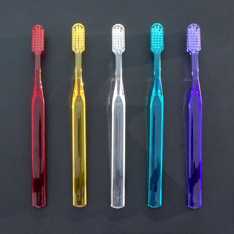 Brosse à dents transparente pour adolescent