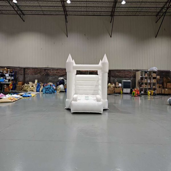 white-inflatable-bouncer-castle-commercial-use-soft-play-center-indoor-7 château-videur-gonflable-blanc-usage-commercial-soft-play-center-indoor-7