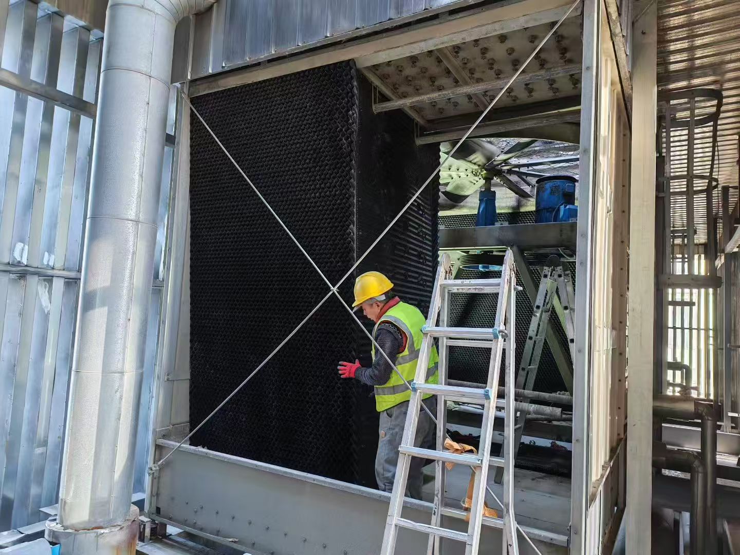 cooling tower filler replacement استبدال حشو برج التبريد