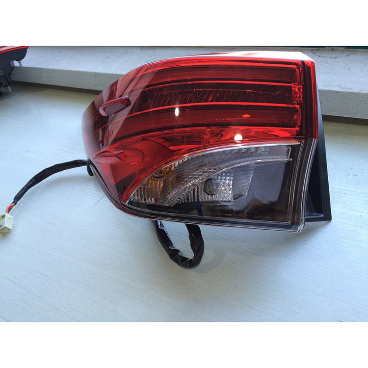FORTUNER SW4 2016 TAIL LAMP