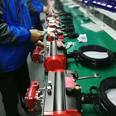 Oficina de produ&ccedil;&atilde;o de v&aacute;lvulas borboleta com atuador Premi Air 