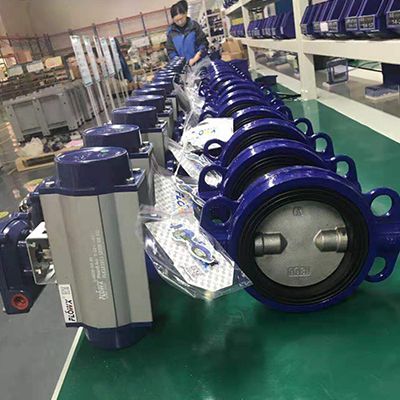 Oficina de produ&ccedil;&atilde;o de v&aacute;lvulas borboleta com atuador Premi Air 