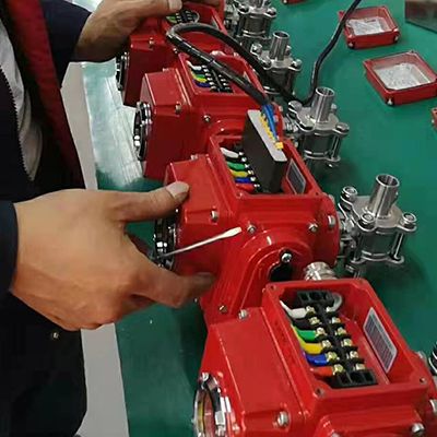 Oficina de produ&ccedil;&atilde;o de v&aacute;lvulas borboleta com atuador Premi Air 7