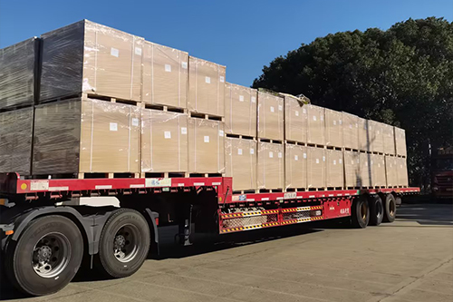 Laden UNION P60 PVC-schuimplaten voor internationale verzending