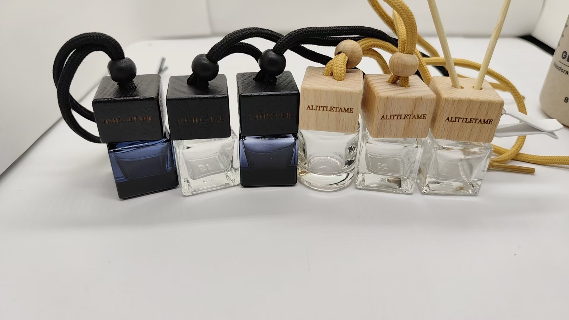 Empty Glass Perfume Bottles Customized زجاجات العطور الزجاجية الفارغة حسب الطلب