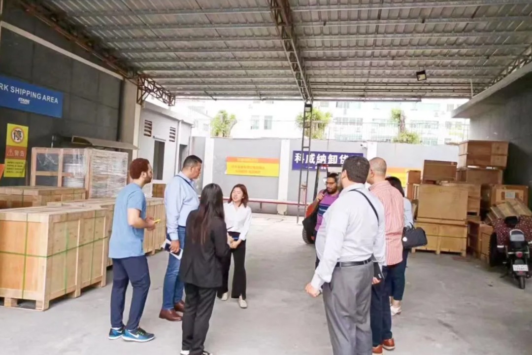 Delegasi UEA Kunjungi Kantor Pusat COVNA untuk Mendorong Kerjasama (6)
