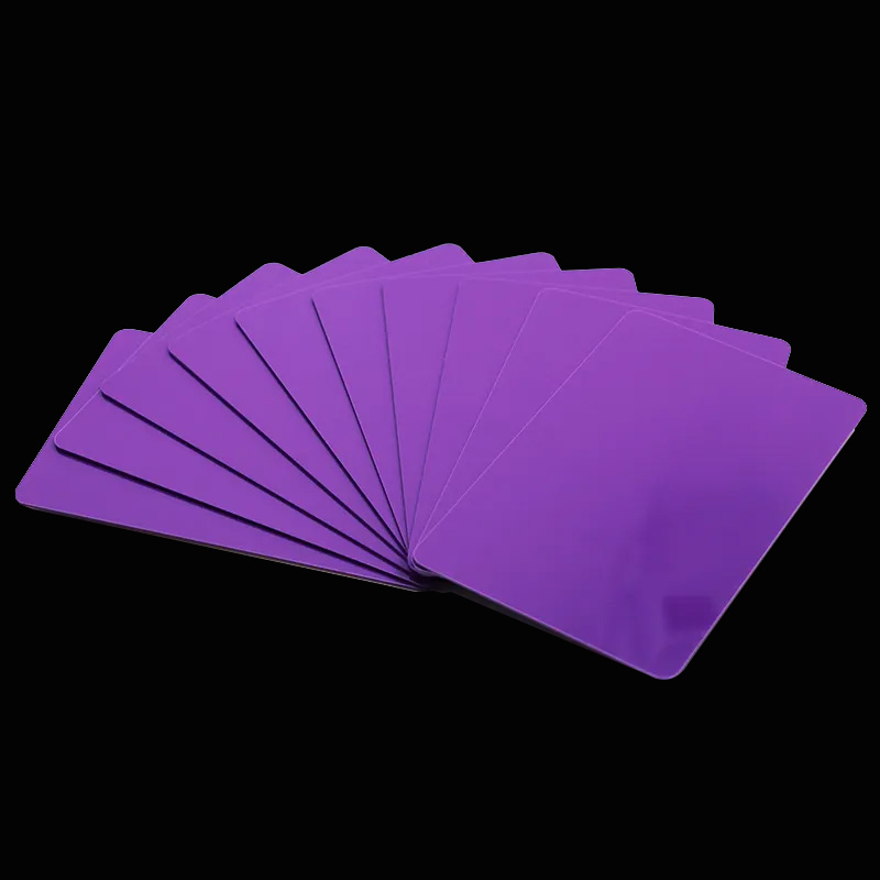 Balta pārklājuma krāsa PVC loksne