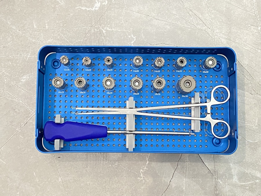 Mapapalawak na Titanium Cage Instrument Set 