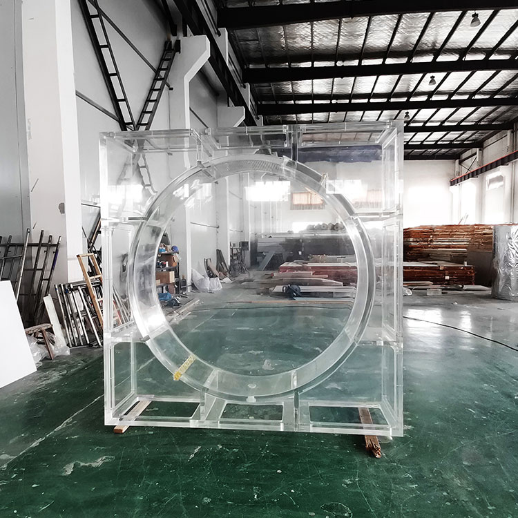 Custom acrylic jellyfish tank