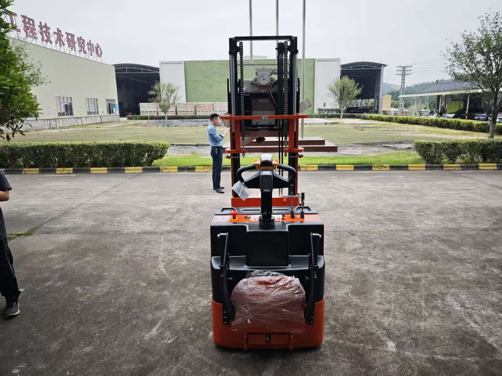 Reach Truck