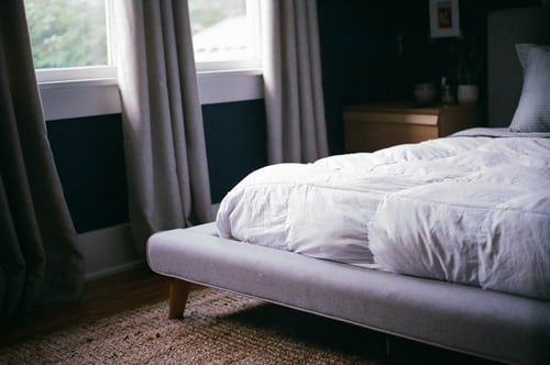 What Are The Pros And Cons Of Memory Foam Mattresses?