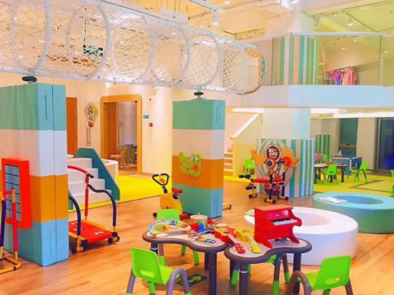 Taman bermain anak dalam ruangan 12