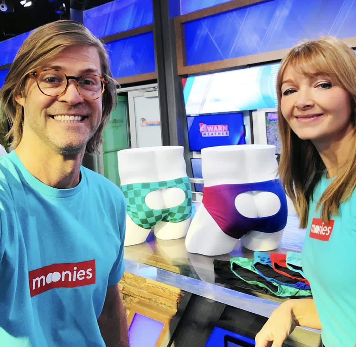 Is Moonies Swimwear nog in besigheid?