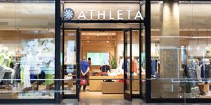 ชุดว่ายน้ำ Athleta มีวางจำหน่ายเมื่อไหร่?