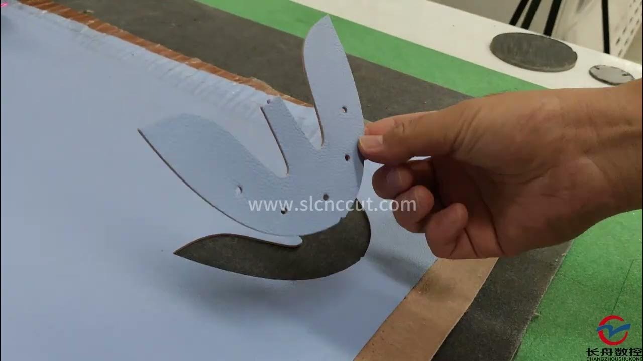 เครื่องตัดหนัง CNC อัตโนมัติสำหรับรองเท้าที่ใช้งานจริง