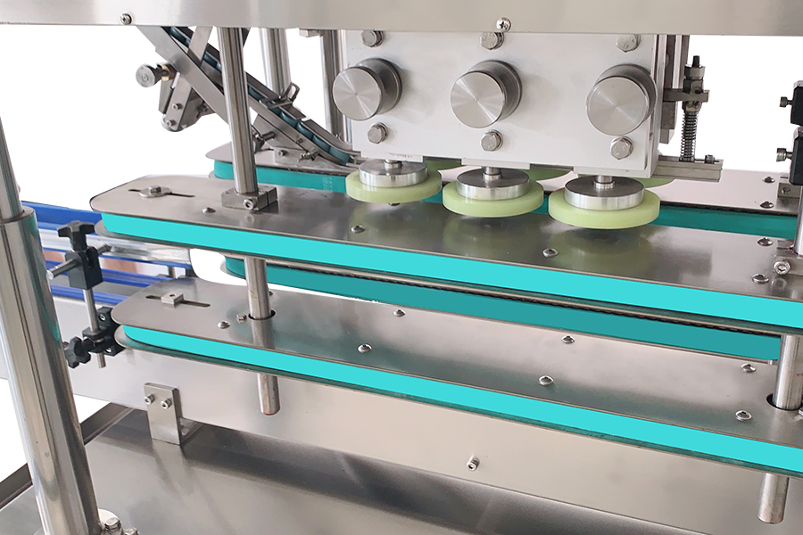 Machine de capsulage &agrave; vis 
