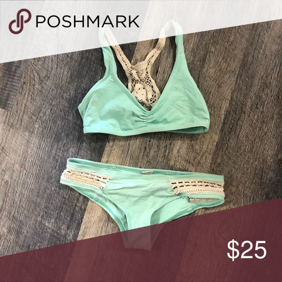L*Space Swimwear работает маленьким?