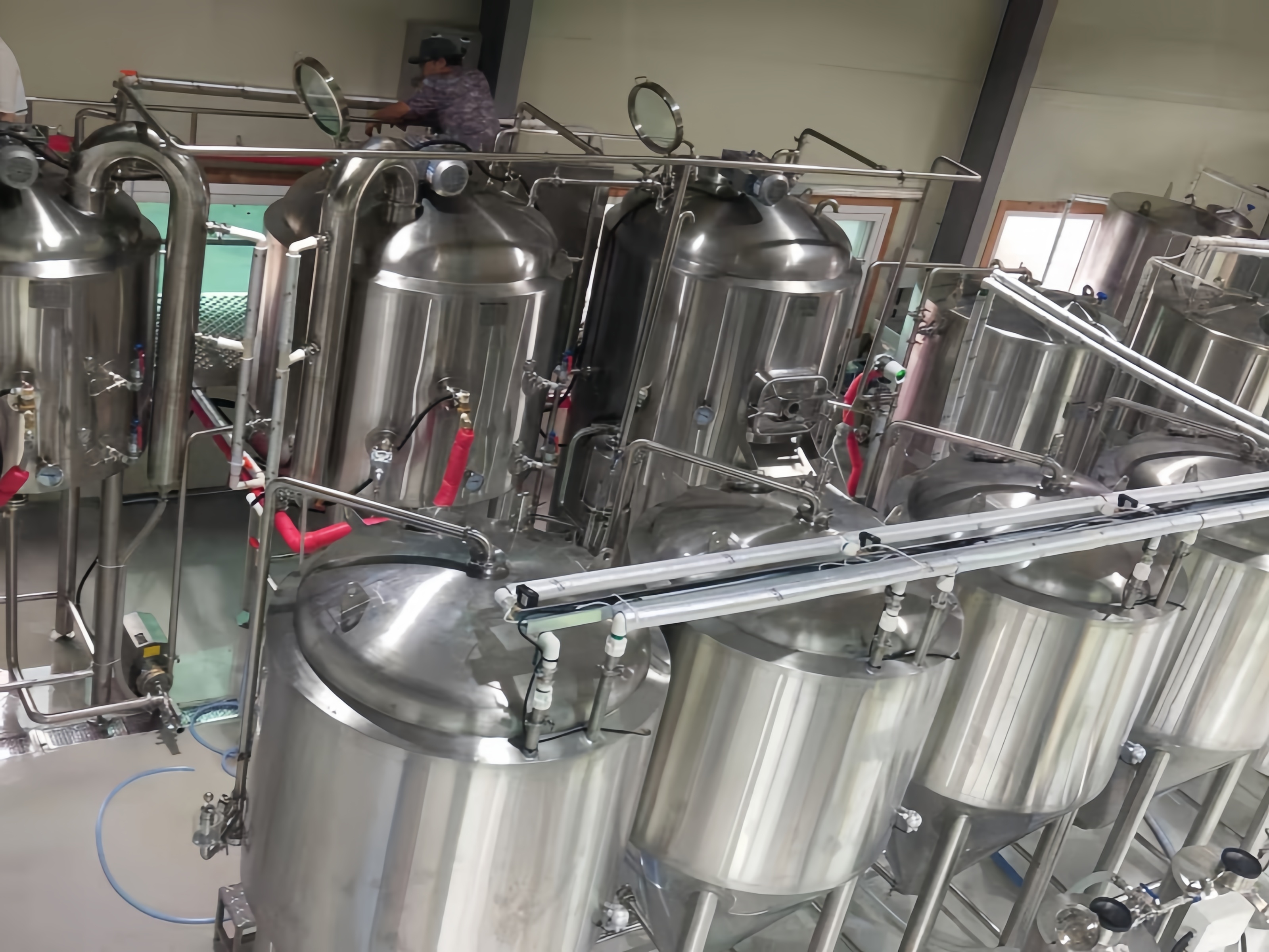 Delivering High-Tech Brewing with a 2000L System for the Korean Craft Beer Boom Poskytování špičkového vaření piva se systémem 2000 l pro boom korejského řemeslného piva