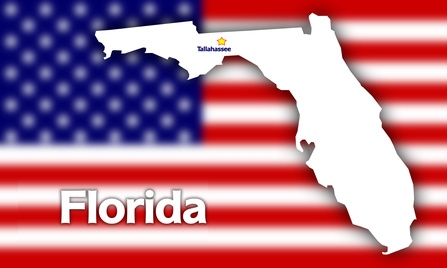Duik in die wêreld van privaat etiket -swembroekvervaardigers in Florida
