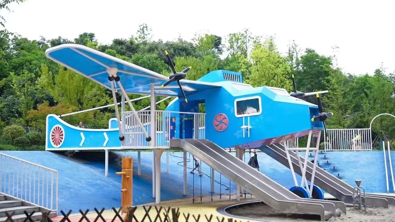 slajd-motyw-lotniczy-miejski-zielony-park-firma-budowlana