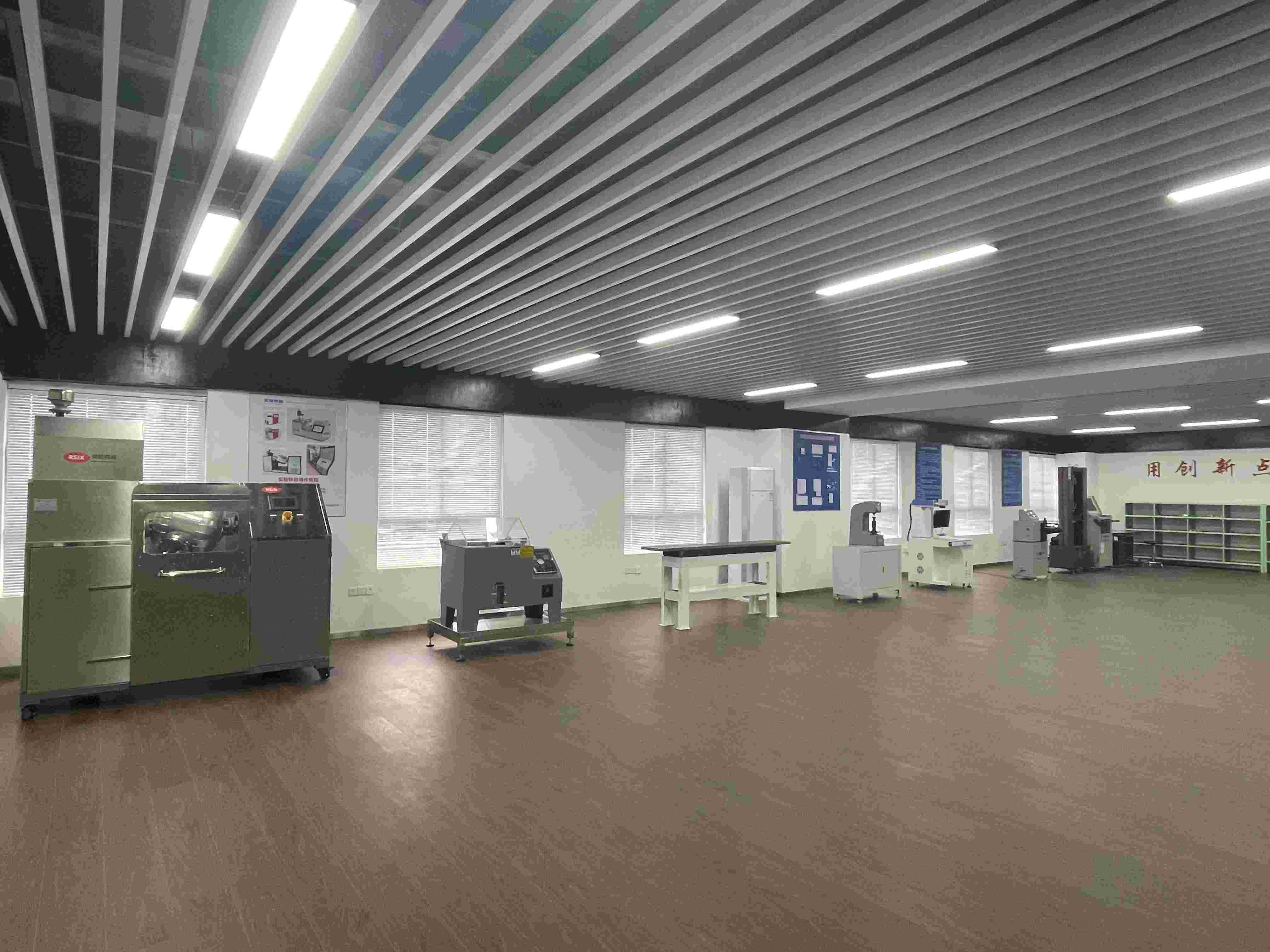 Salle d'essais d'acier