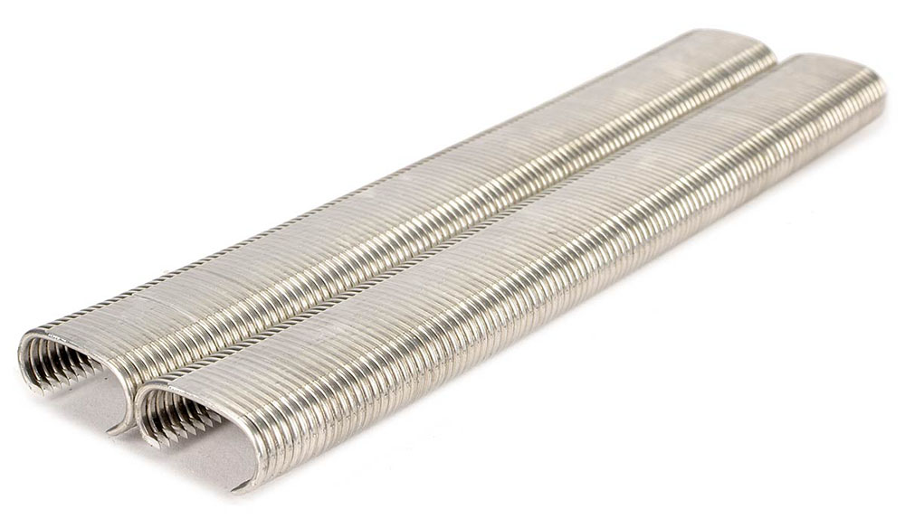 16AL110 Zinc Aluminum Hog Rings Close Up حلقه های گراز آلومینیوم روی 16AL110 نزدیک