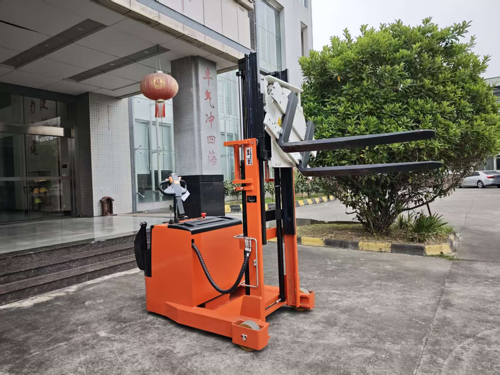 ට්‍රක් රථයට ළඟා වන්න