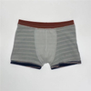 Pantalons curts plans per a home