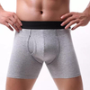 Mann entspannte Unterhose