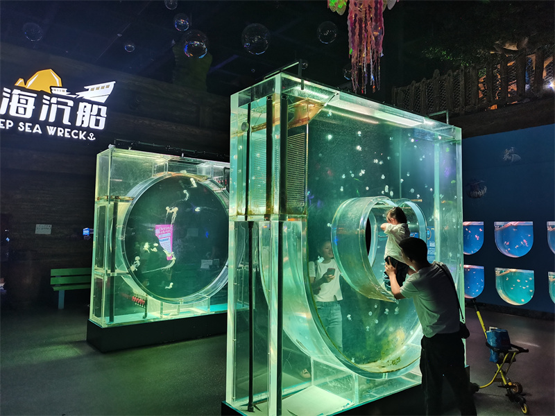 Akrilni akvarij za ribice - LEYU