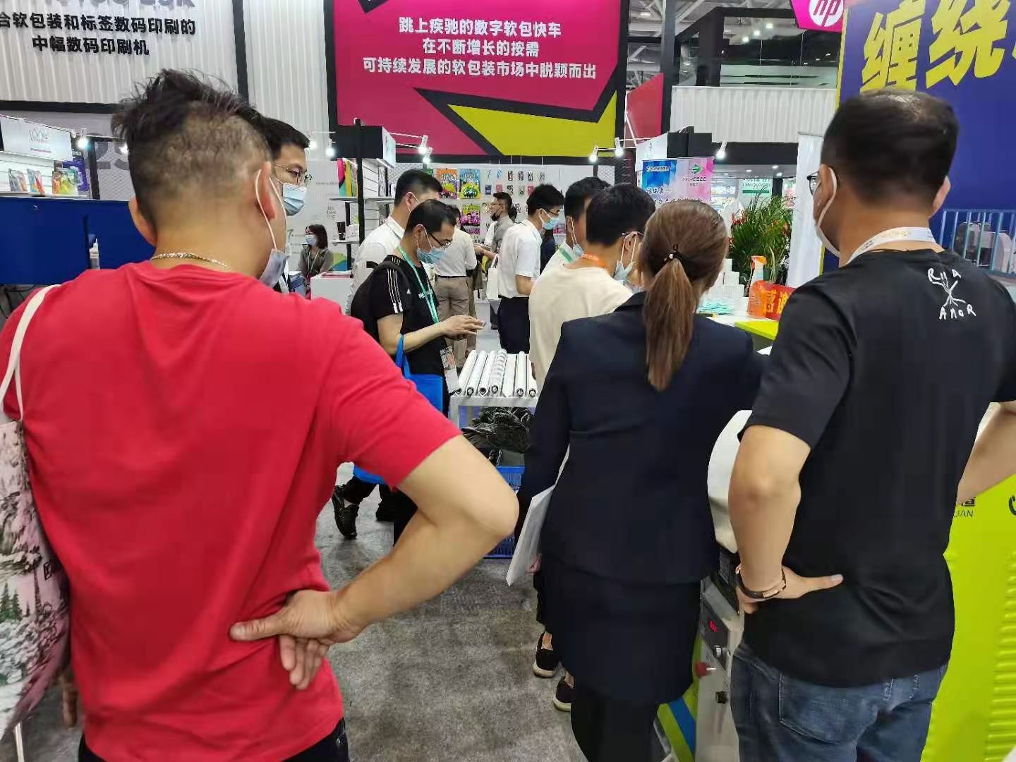 nh&agrave; cung cấp m&aacute;y cuộn m&agrave;ng căng corless